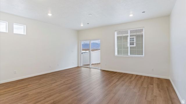 68 N PROVO RIVER RD, Saratoga Springs, UT 84045