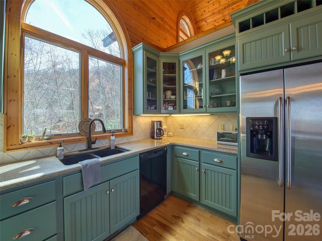 53 Kamama Trail, Maggie Valley, NC 28751