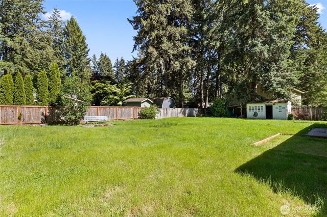 5016 Tri Lake Loop SE, Olympia, WA 98513