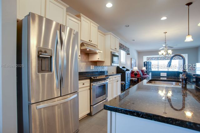 399 Heathwood Dr, Okatie, SC 29909