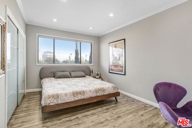 831 S Gretna Green Way 302, Los Angeles, CA 90049