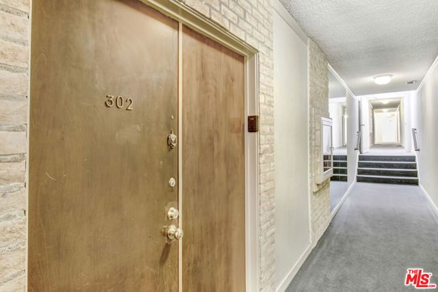 831 S Gretna Green Way 302, Los Angeles, CA 90049