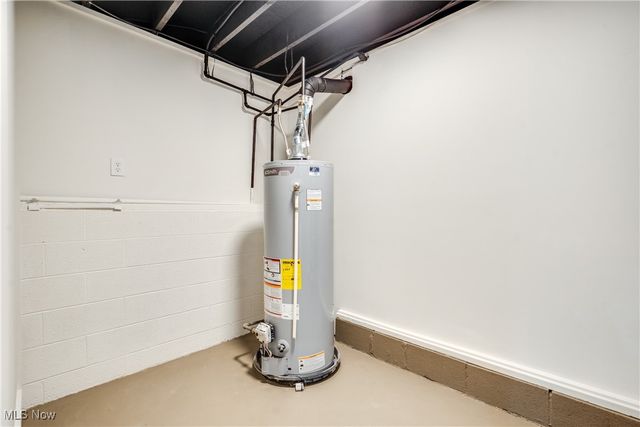 1470 Congress Lake Road, Mogadore, OH 44260