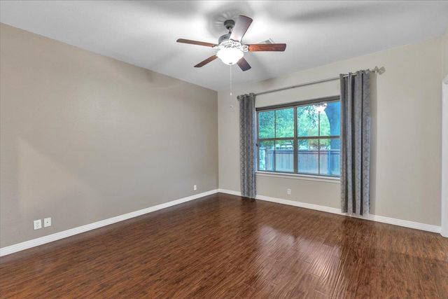 11558 Spicewood PKWY 18, Austin, TX 78750