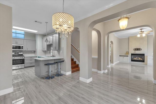 11558 Spicewood PKWY 18, Austin, TX 78750