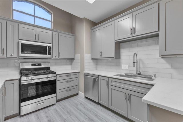 11558 Spicewood PKWY 18, Austin, TX 78750