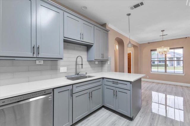 11558 Spicewood PKWY 18, Austin, TX 78750