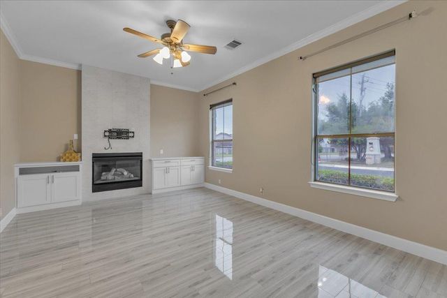 11558 Spicewood PKWY 18, Austin, TX 78750