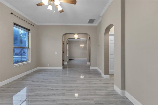 11558 Spicewood PKWY 18, Austin, TX 78750