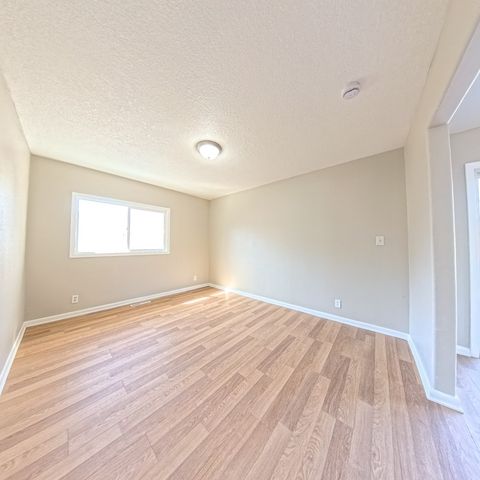 1212 E 36th Street, Des Moines, IA 50317