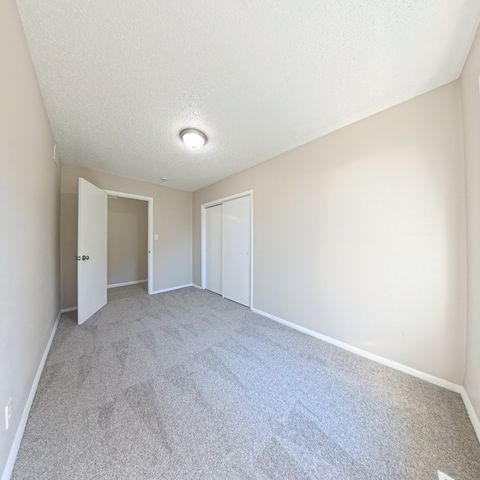 1212 E 36th Street, Des Moines, IA 50317