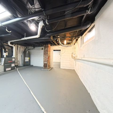 1212 E 36th Street, Des Moines, IA 50317