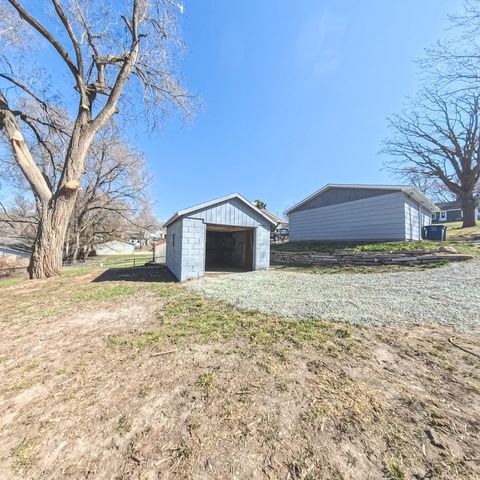 1212 E 36th Street, Des Moines, IA 50317