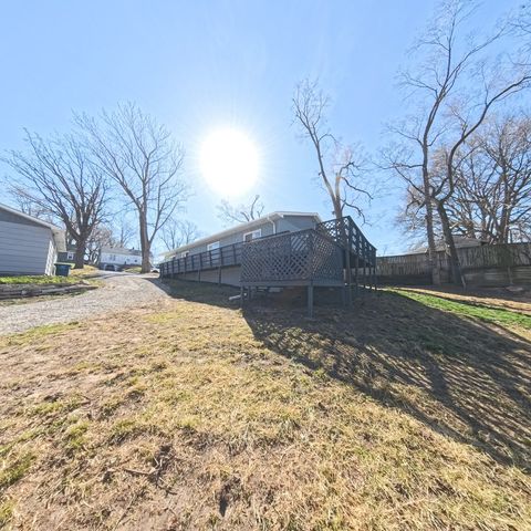 1212 E 36th Street, Des Moines, IA 50317