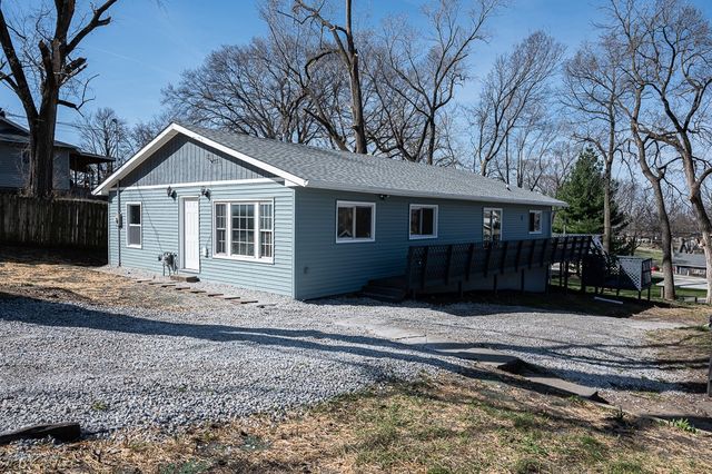 1212 E 36th Street, Des Moines, IA 50317