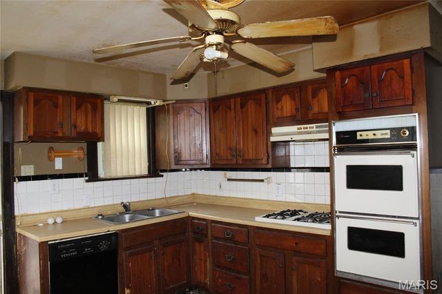 2505 Hood Avenue, St Louis, MO 63114