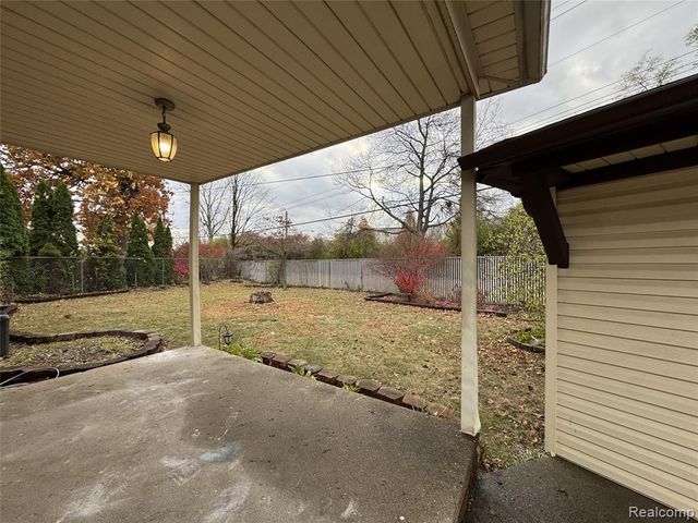 20801 Kenosha Street, Oak Park, MI 48237