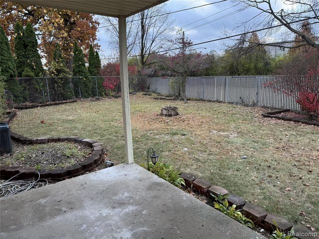 20801 Kenosha Street, Oak Park, MI 48237