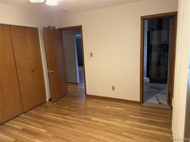 20801 Kenosha Street, Oak Park, MI 48237