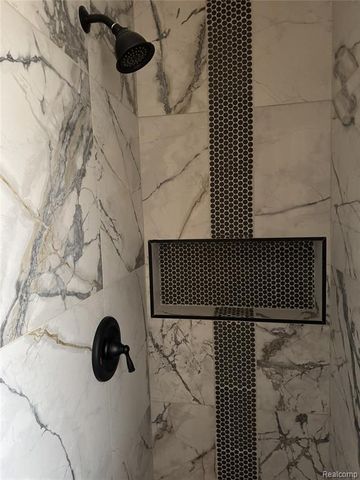 20801 Kenosha Street, Oak Park, MI 48237