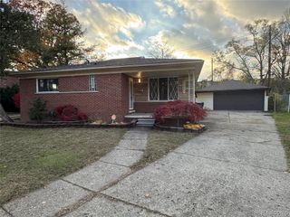 20801 Kenosha Street, Oak Park, MI 48237