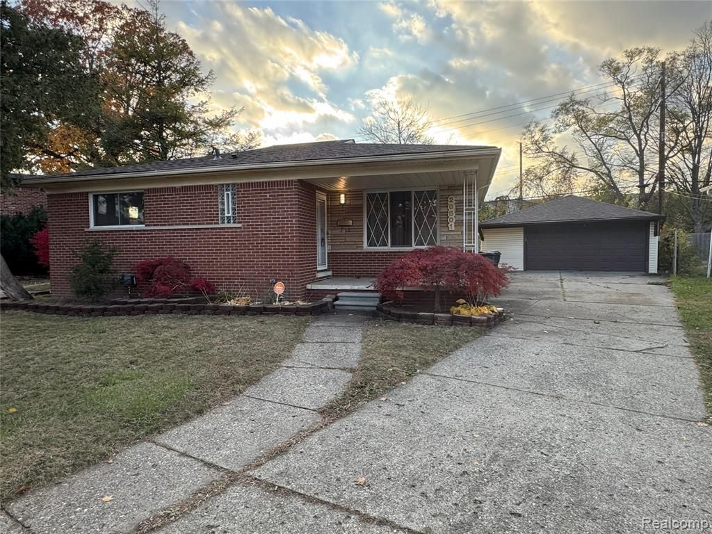 20801 Kenosha Street, Oak Park, MI 48237