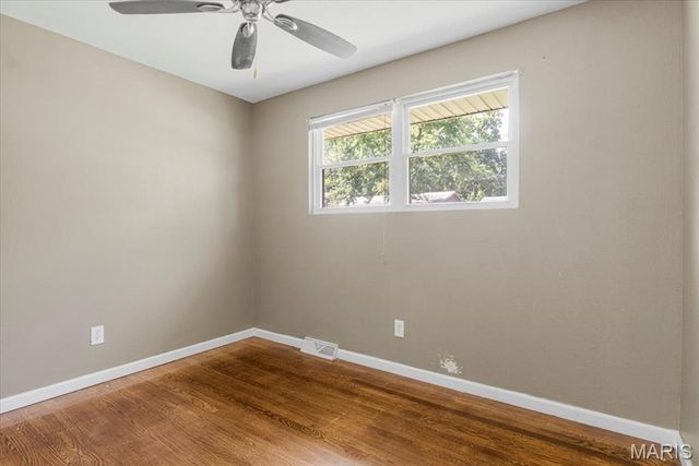 2418 Castle Drive, St Louis, MO 63136