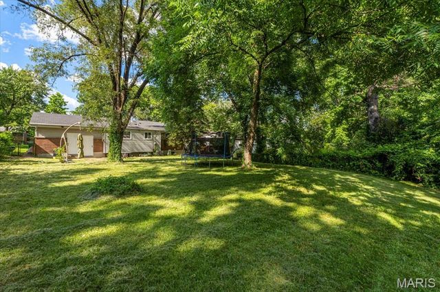 2418 Castle Drive, St Louis, MO 63136