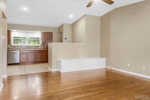 2418 Castle Drive, St Louis, MO 63136