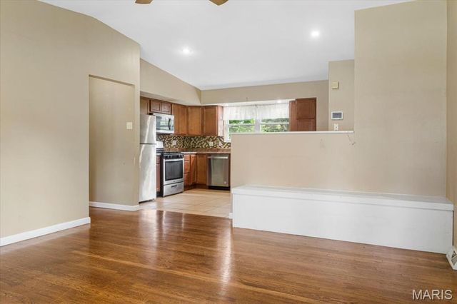 2418 Castle Drive, St Louis, MO 63136