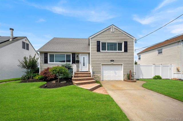 40 Martha Street, Freeport, NY 11520