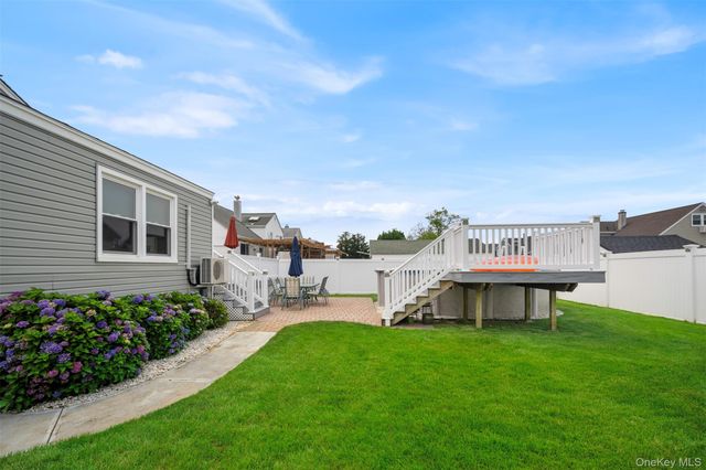 40 Martha Street, Freeport, NY 11520