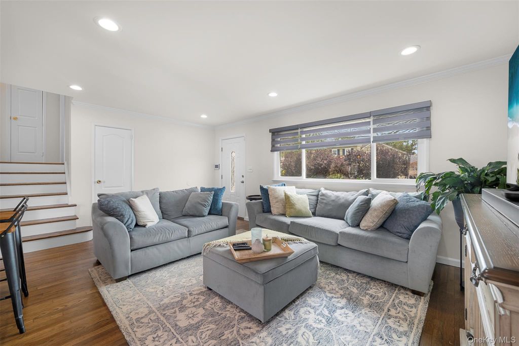 40 Martha Street, Freeport, NY 11520 — photo 4