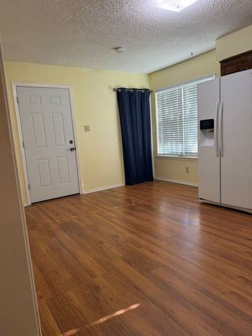 3045 Monroe Street, Commerce, TX 75428