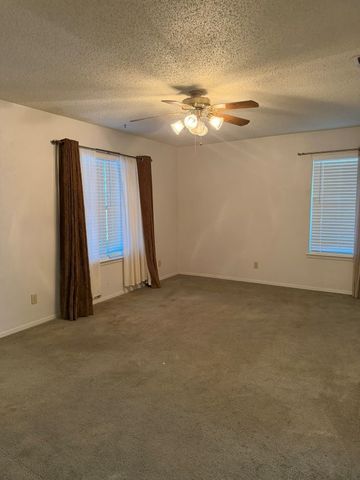 3045 Monroe Street, Commerce, TX 75428