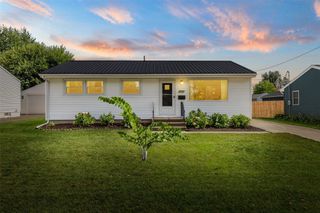 2321 Lauren Drive SW, Cedar Rapids, IA 52404