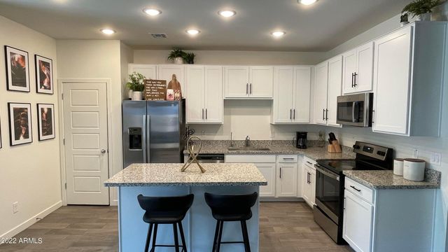 19460 N 27th Place, Phoenix, AZ 85050