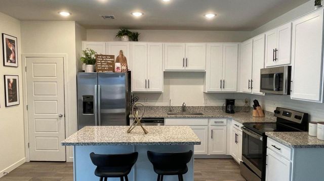 19460 N 27th Place, Phoenix, AZ 85050