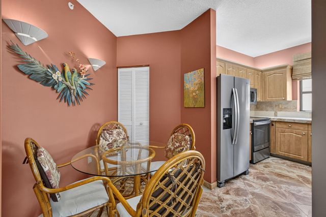 500 UNO LAGO Drive 201, Juno Beach, FL 33408