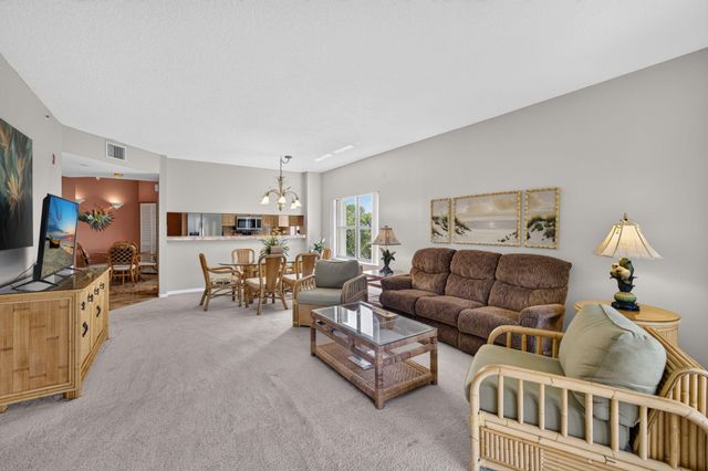 500 UNO LAGO Drive 201, Juno Beach, FL 33408