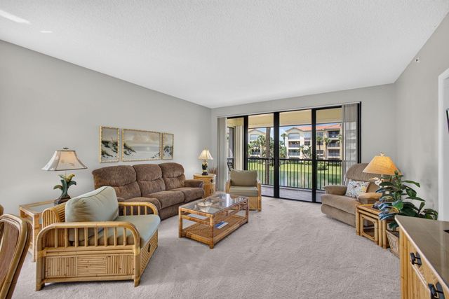500 UNO LAGO Drive 201, Juno Beach, FL 33408