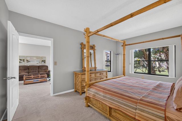 500 UNO LAGO Drive 201, Juno Beach, FL 33408
