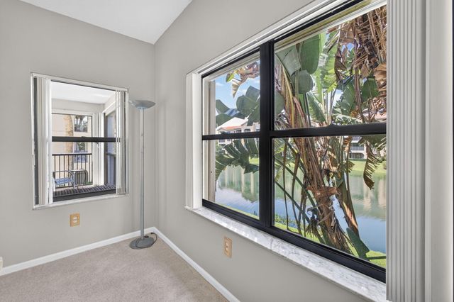 500 UNO LAGO Drive 201, Juno Beach, FL 33408