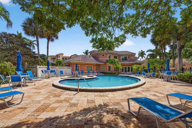 500 UNO LAGO Drive 201, Juno Beach, FL 33408