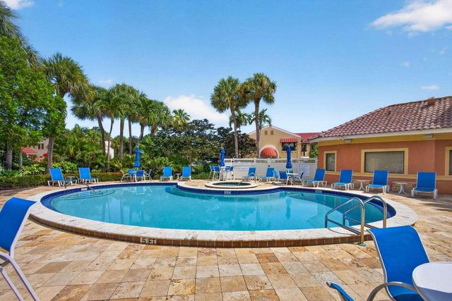 500 UNO LAGO Drive 201, Juno Beach, FL 33408