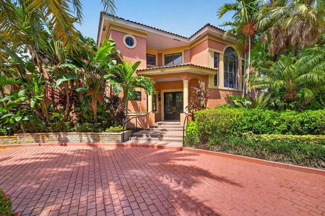 500 UNO LAGO Drive 201, Juno Beach, FL 33408