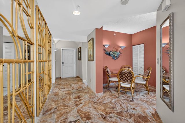 500 UNO LAGO Drive 201, Juno Beach, FL 33408