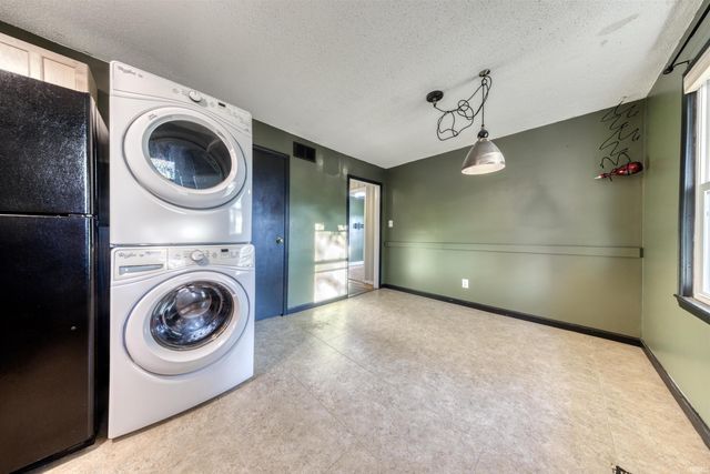 3220 Pollack Avenue, Evansville, IN 47714