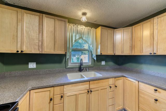 3220 Pollack Avenue, Evansville, IN 47714