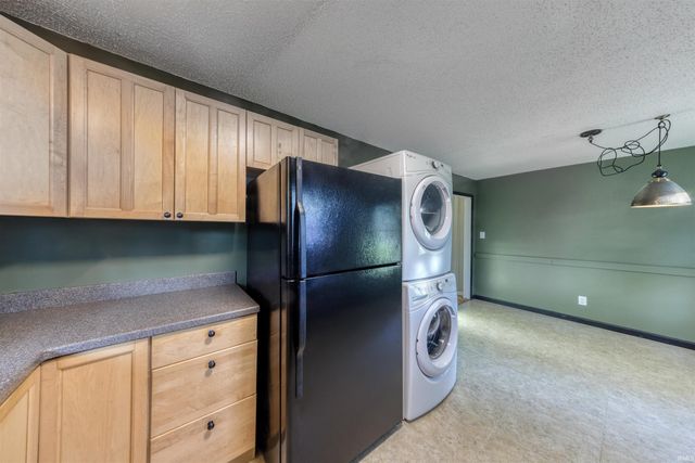 3220 Pollack Avenue, Evansville, IN 47714